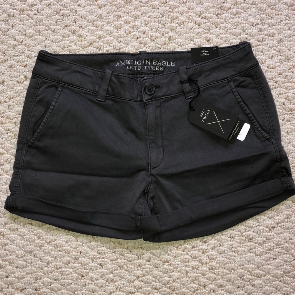 American Eagle Midi low rise Gray shorts